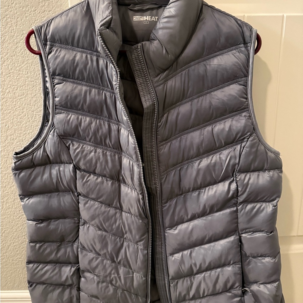 32 Degrees Silver Puffer Vest